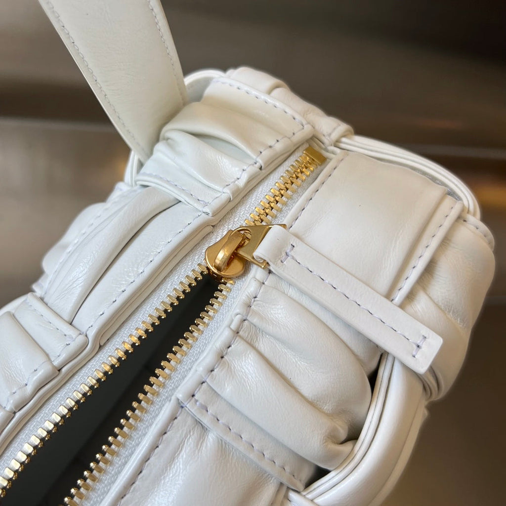 BOTTEGA VENETA SMALL BRICK CASSETTE 23 IN WHITE SOFT LAMBSKIN