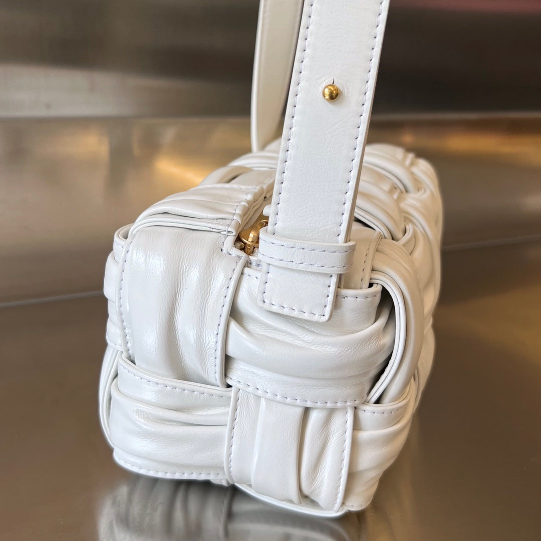 BOTTEGA VENETA SMALL BRICK CASSETTE 23 IN WHITE SOFT LAMBSKIN