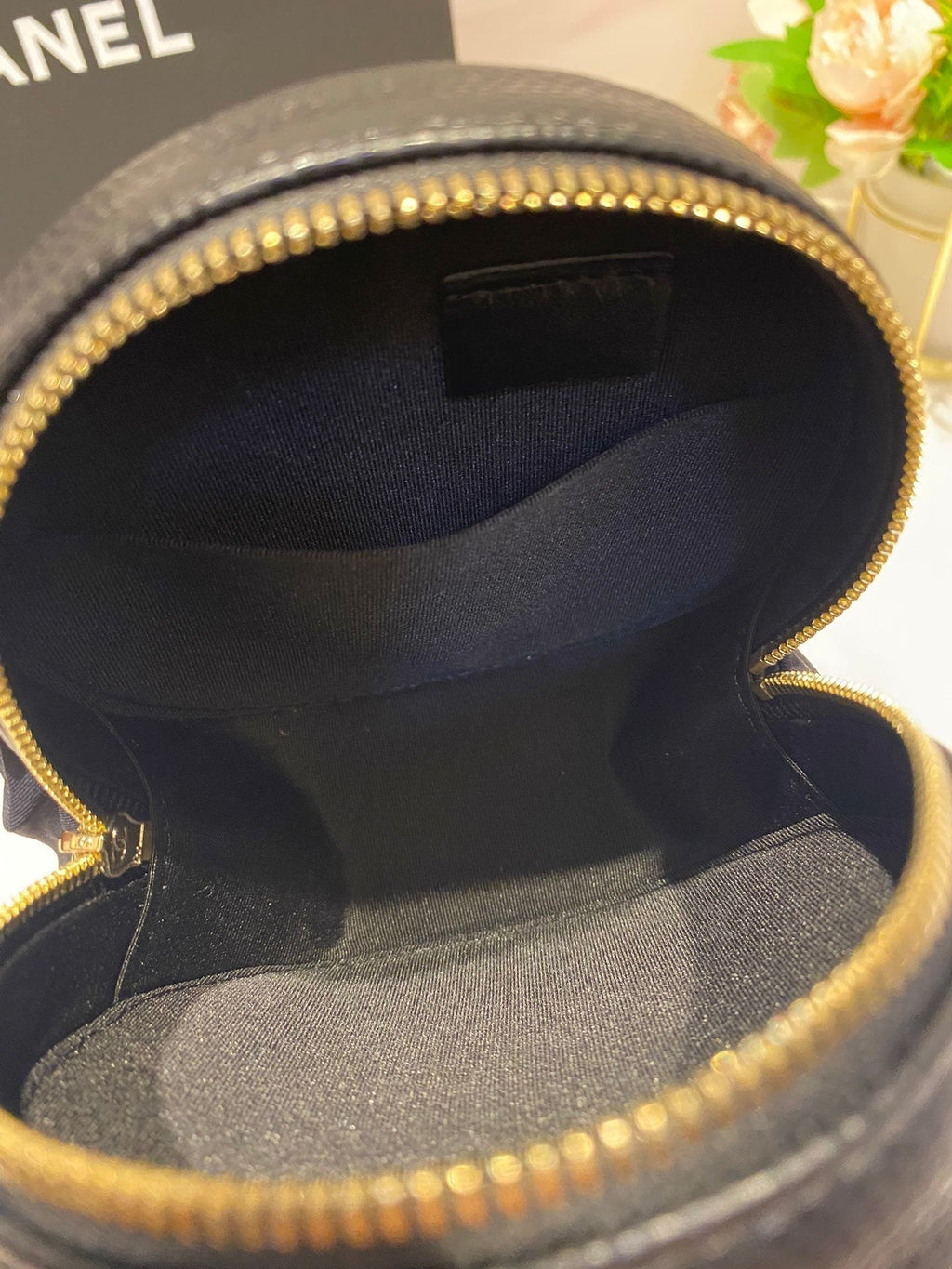 CHANEL MINI 12 ROUND CHAIN BAG IN BLACK CALFSKIN GOLD HARDWARE