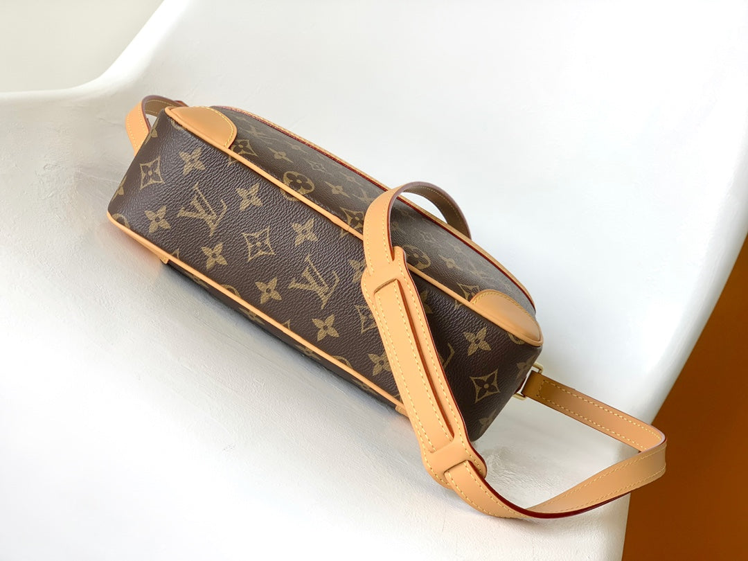 LOUIS VUITTON TROCADERO MEDIUM MESSENGER BAG 27 IN BEIGE AND BROWN MONOGRAM COATED CANVAS