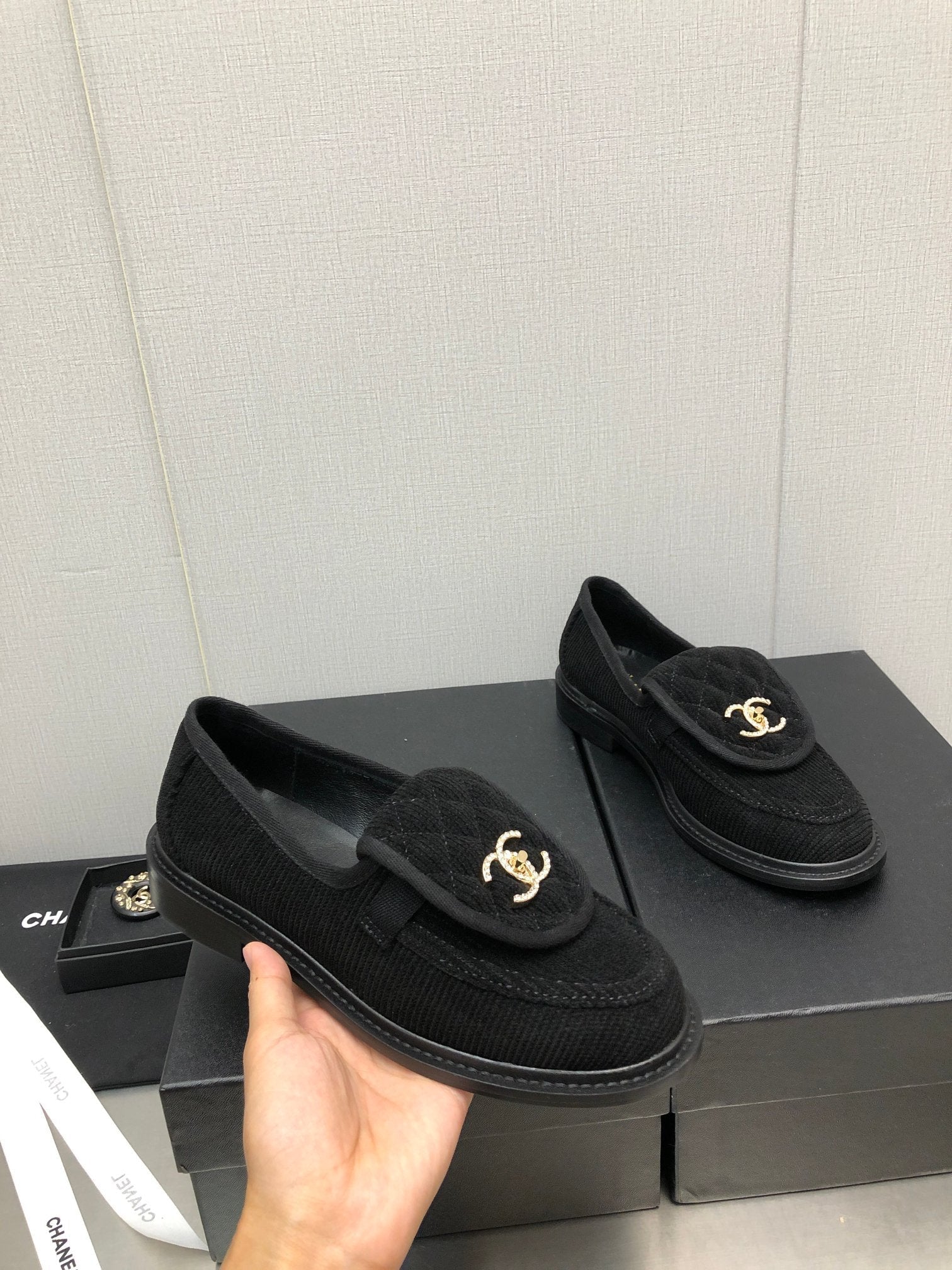 CHANEL moasins black denim 40mm