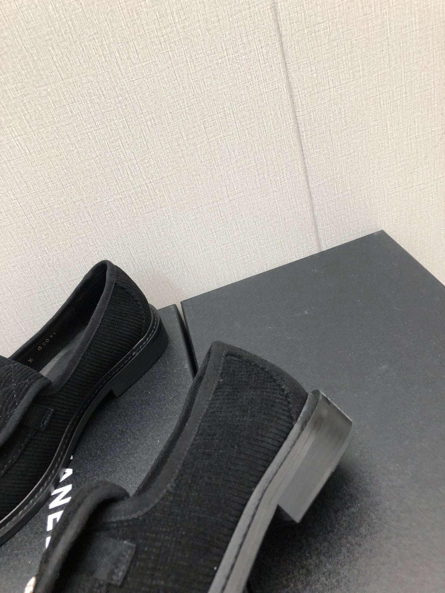 CHANEL moasins black denim 40mm