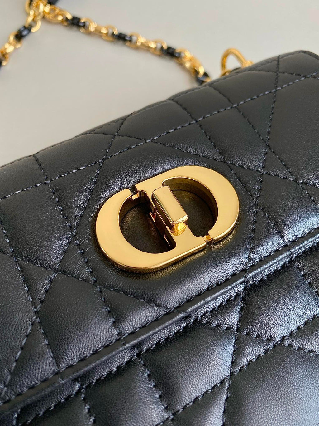 DIOR MINI CHAIN BAG 17 IN BLACK CALFSKIN