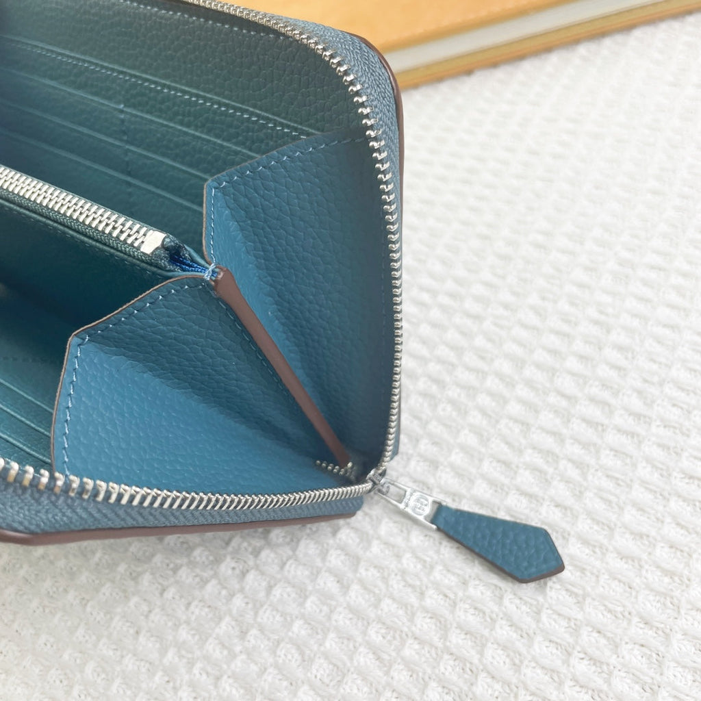 HERMES SILK'IN HOLED CLASSIC WALLET 20 CERULEAN GRAINED CALFSKIN