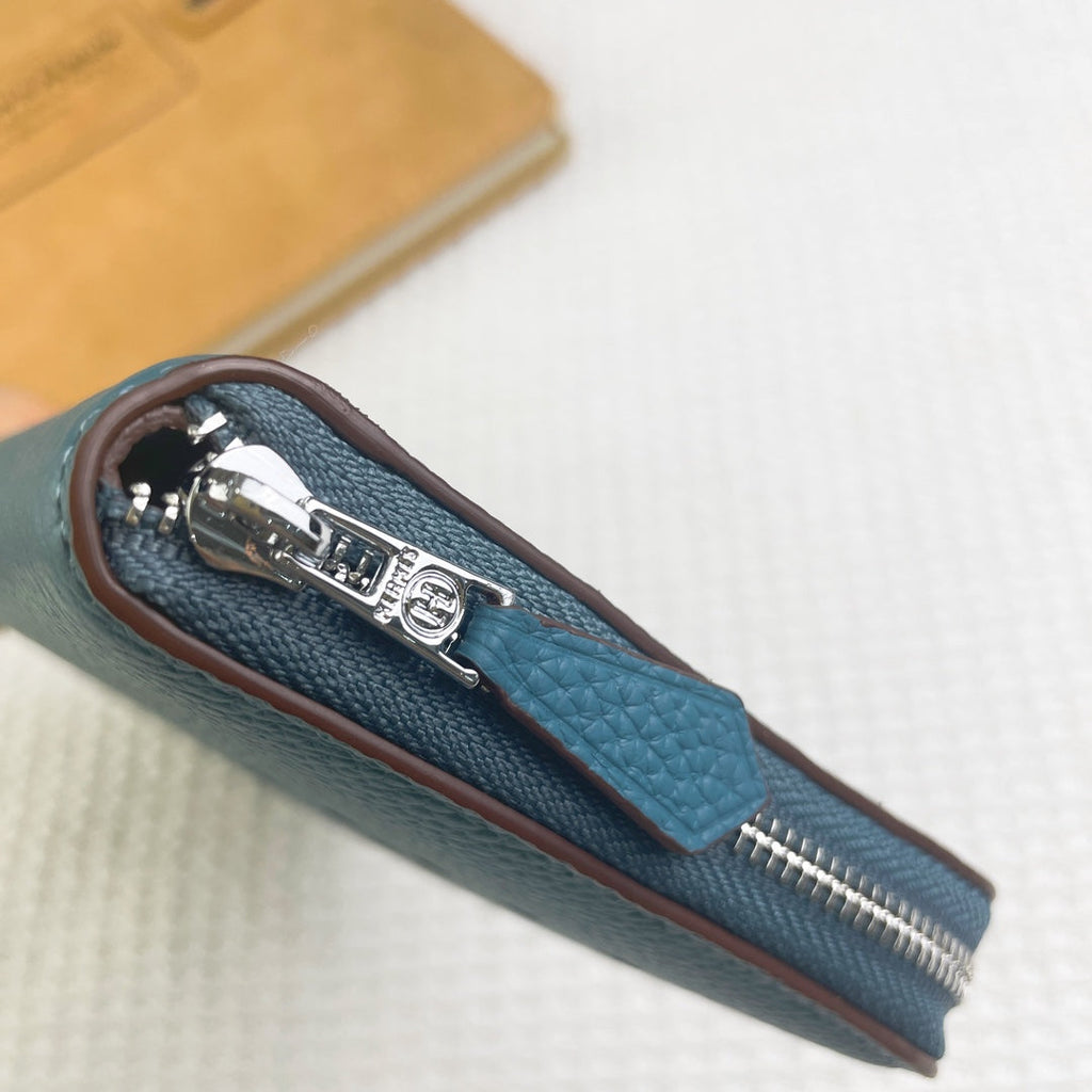 HERMES SILK'IN HOLED CLASSIC WALLET 20 CERULEAN GRAINED CALFSKIN