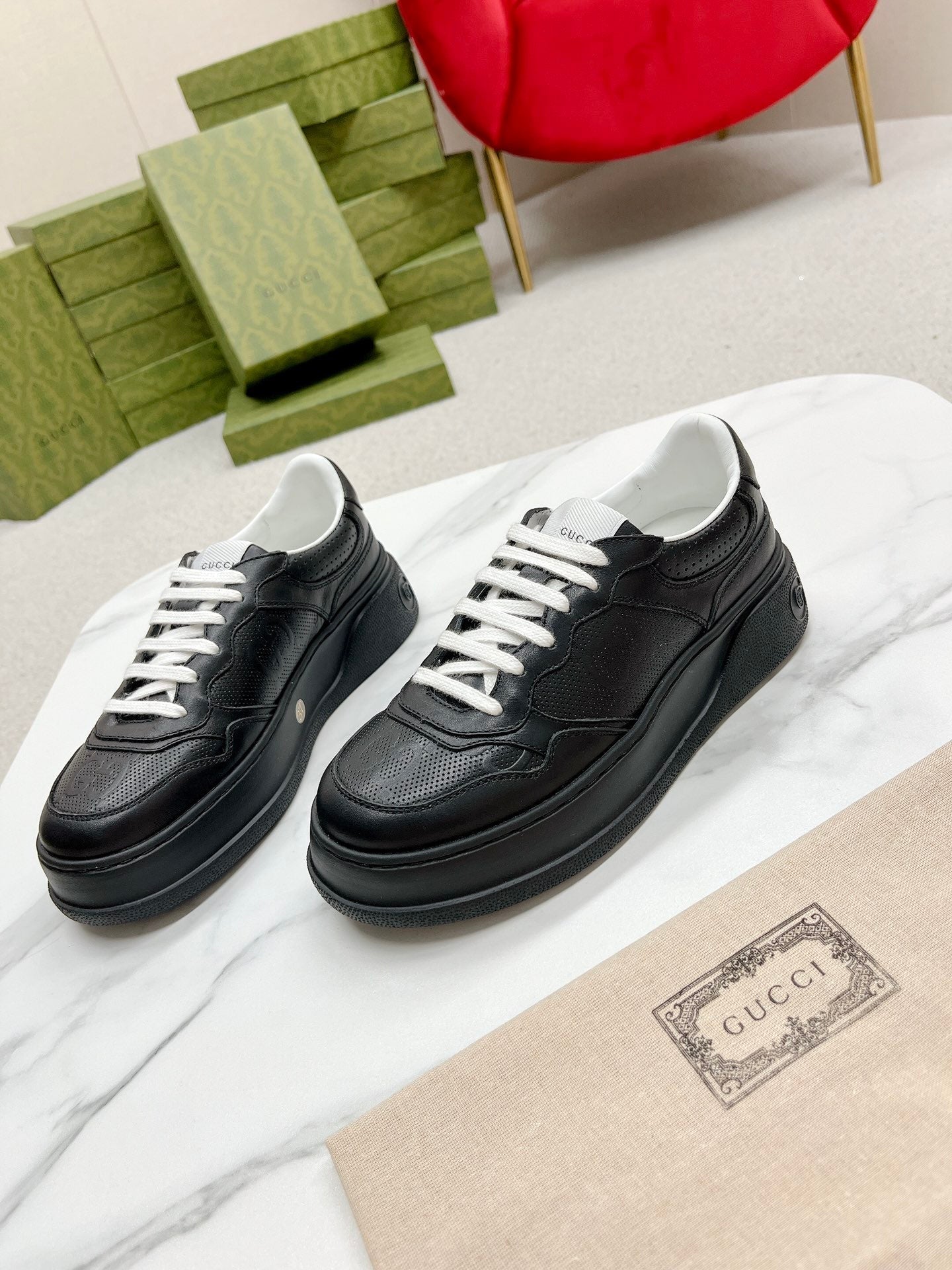 GUCCI EMBOSSED TRAINER BLACK CALFSKIN