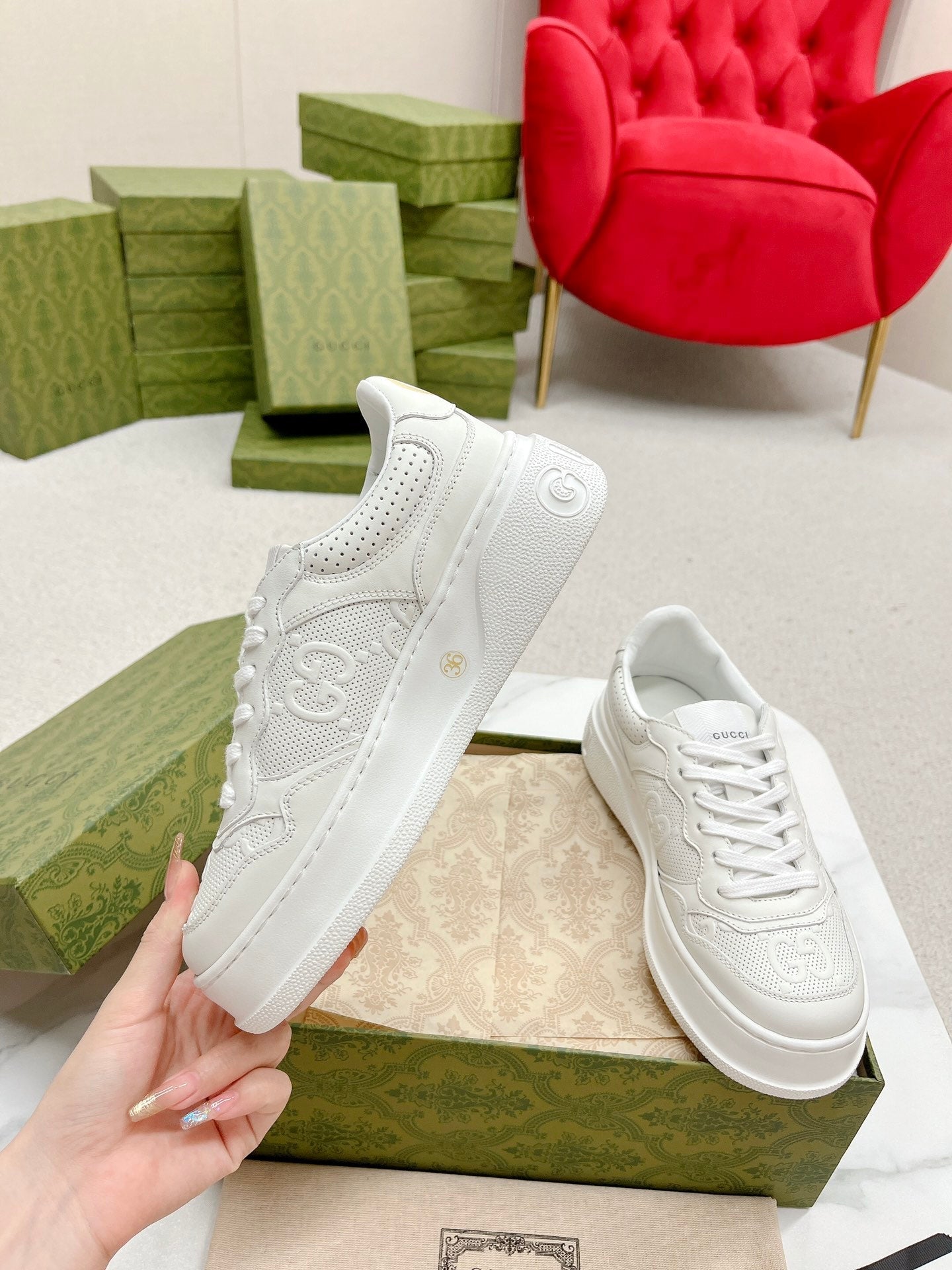 GUCCI EMBOSSED TRAINER WHITE CALFSKIN