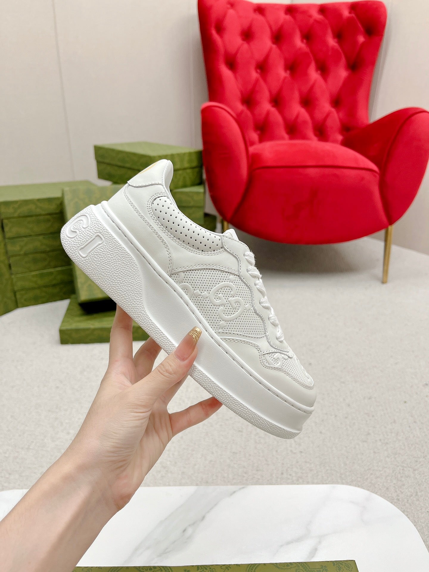 GUCCI EMBOSSED TRAINER WHITE CALFSKIN