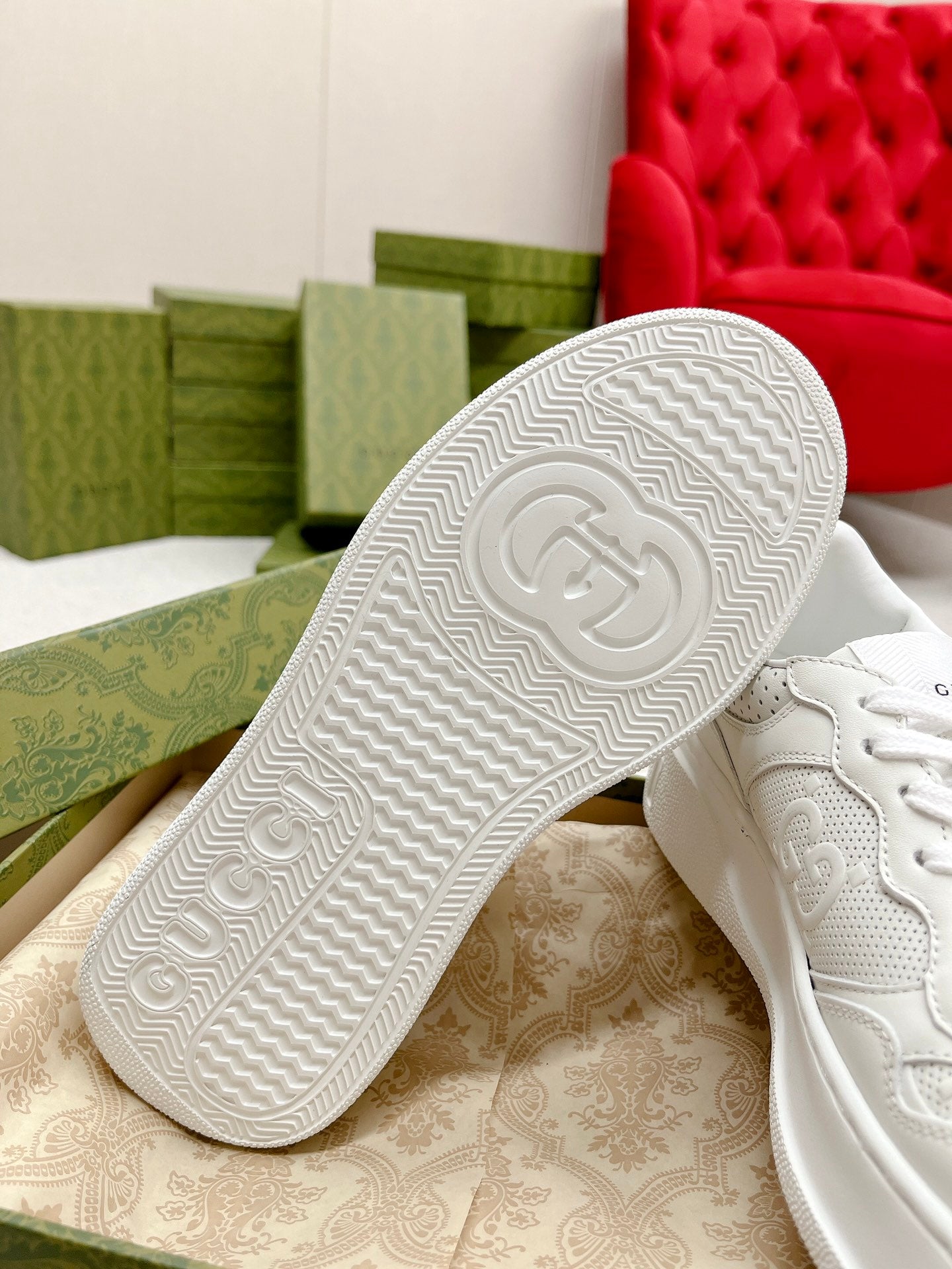GUCCI EMBOSSED TRAINER WHITE CALFSKIN