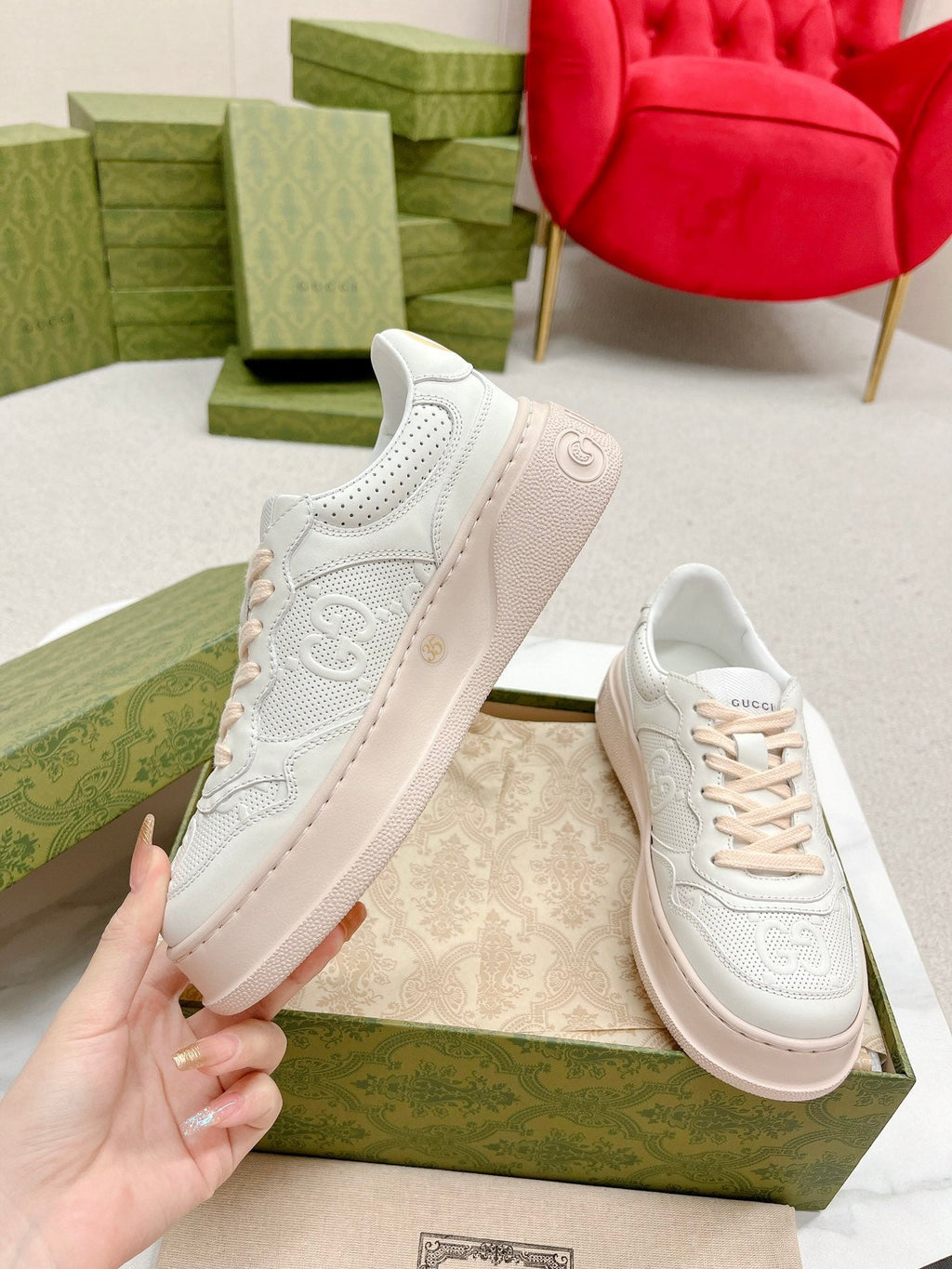GUCCI EMBOSSED TRAINER WHITE AND PASTEL PINK CALFSKIN