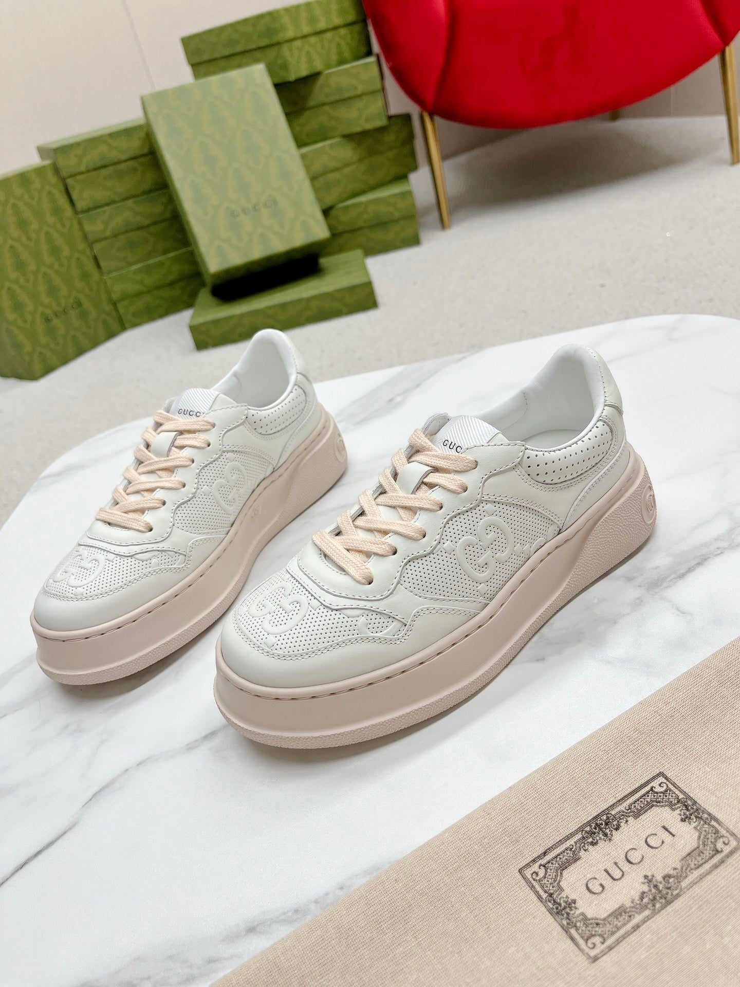 GUCCI EMBOSSED TRAINER WHITE AND PASTEL PINK CALFSKIN