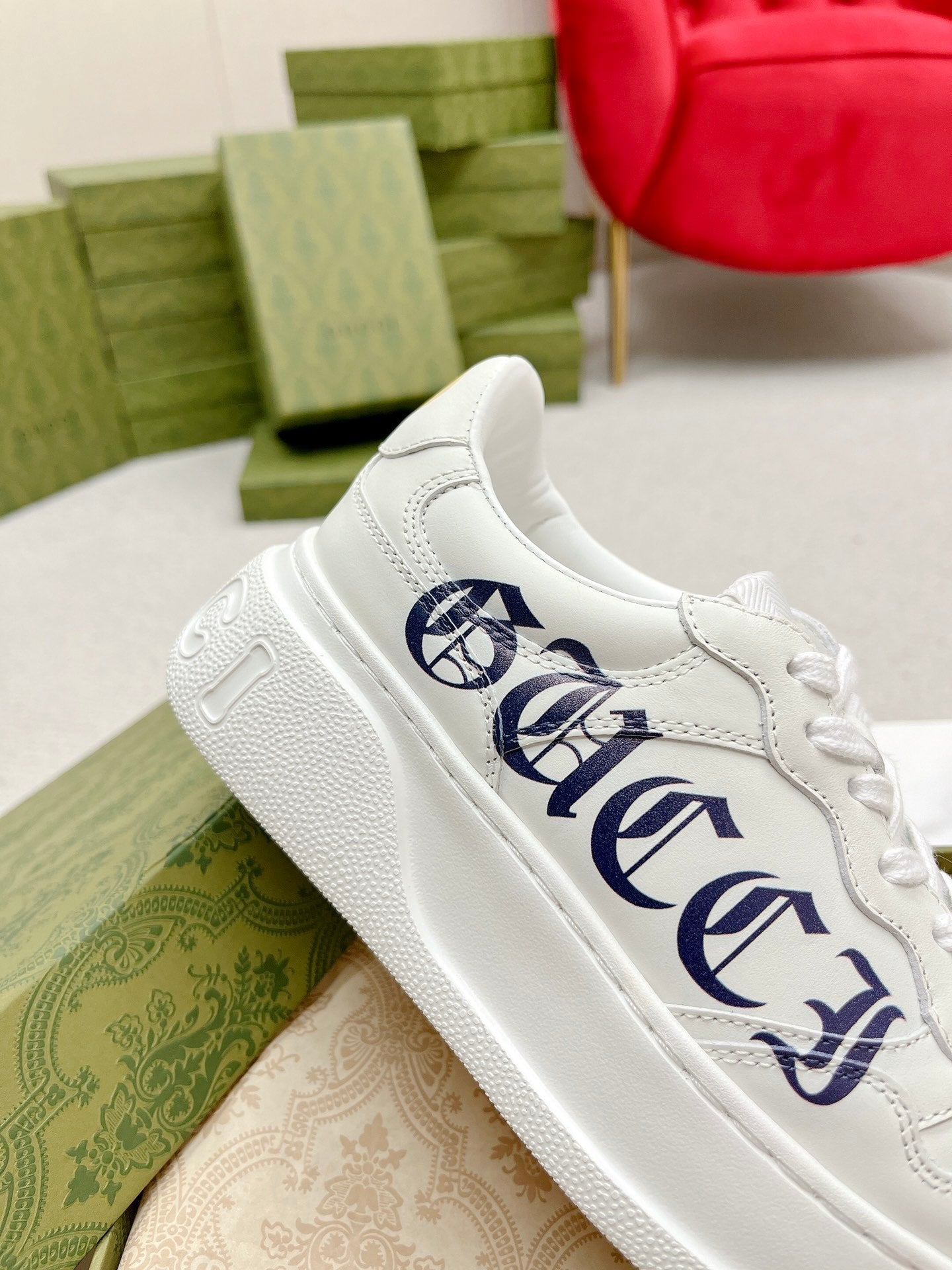 GUCCI TRAINER WHITE CALFSKIN