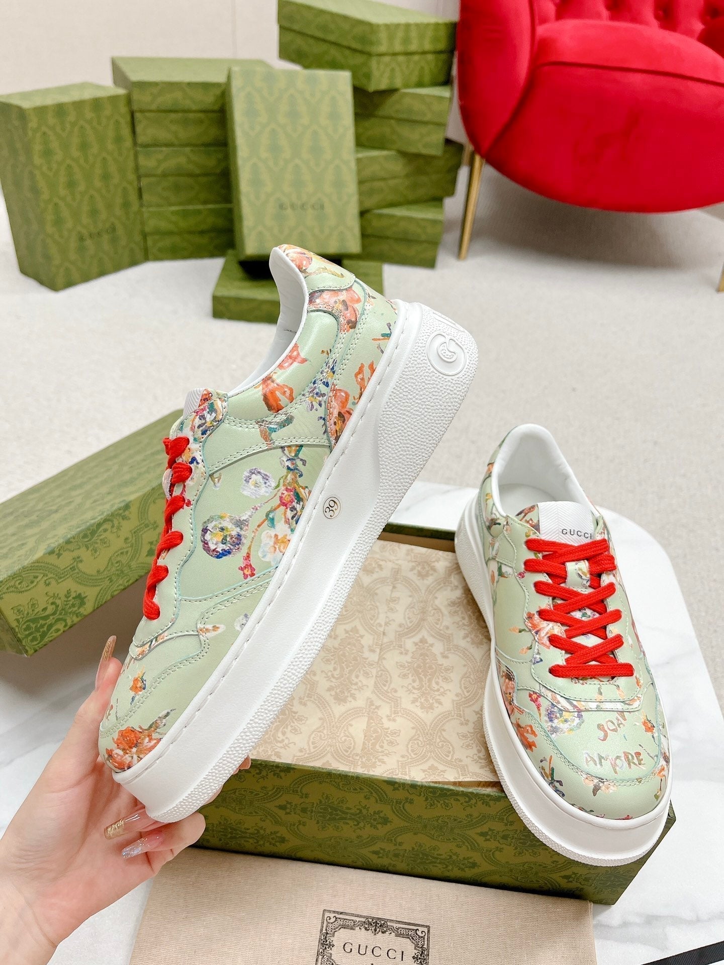 GUCCI TRAINER SAGE CALFSKIN WITH FLOWERS PATTERN