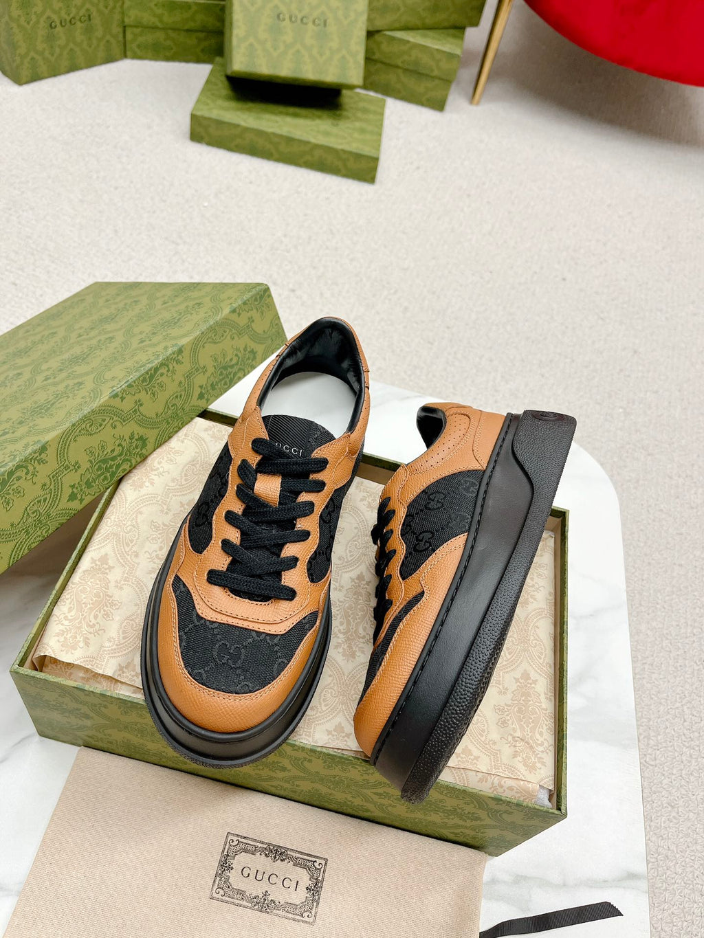 GUCCI TRAINER BLACK AND TAWNY CALFSKIN