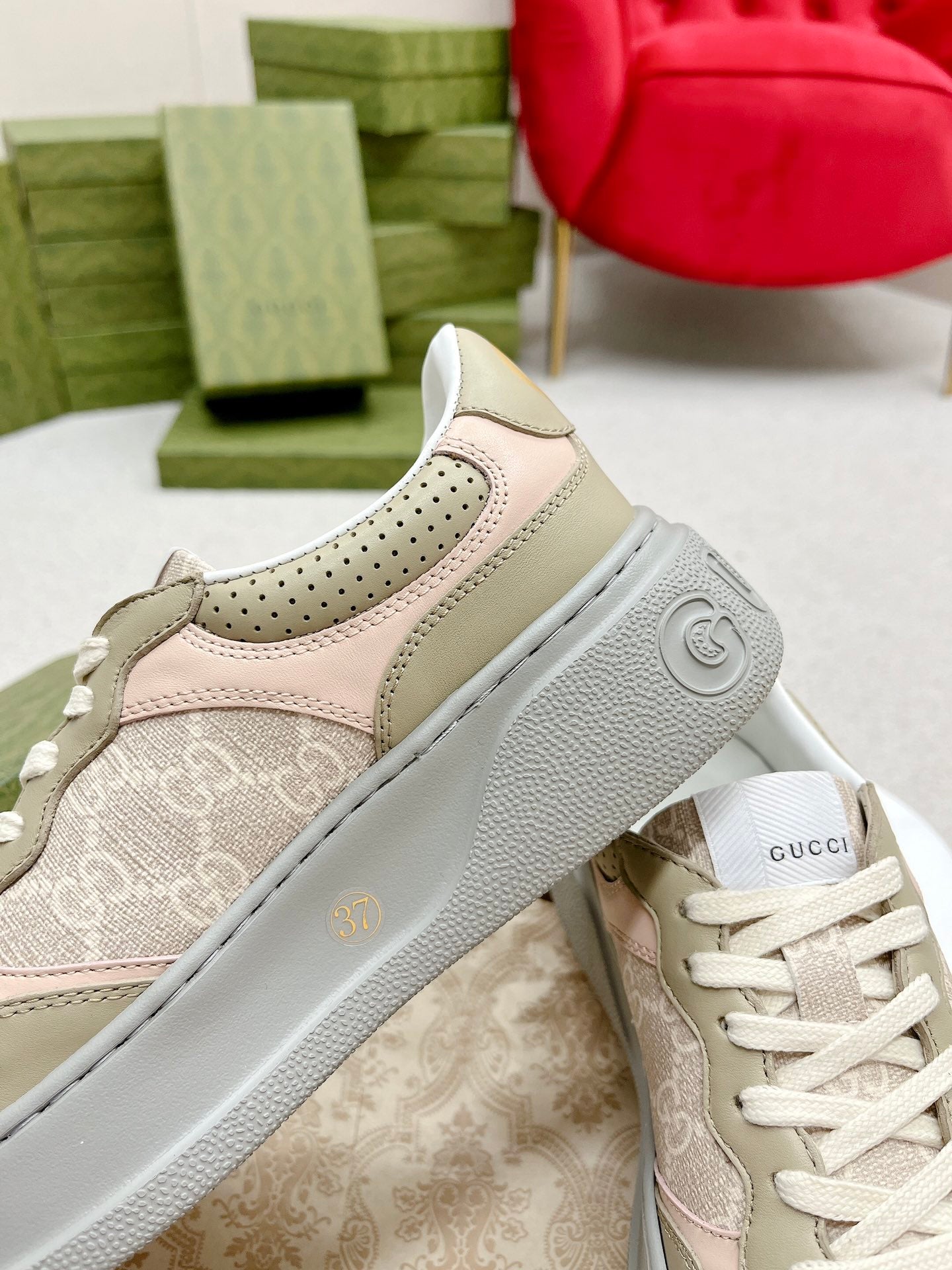 GUCCI TRAINER LIGHT GRAY AND TORTILLA CALFSKIN