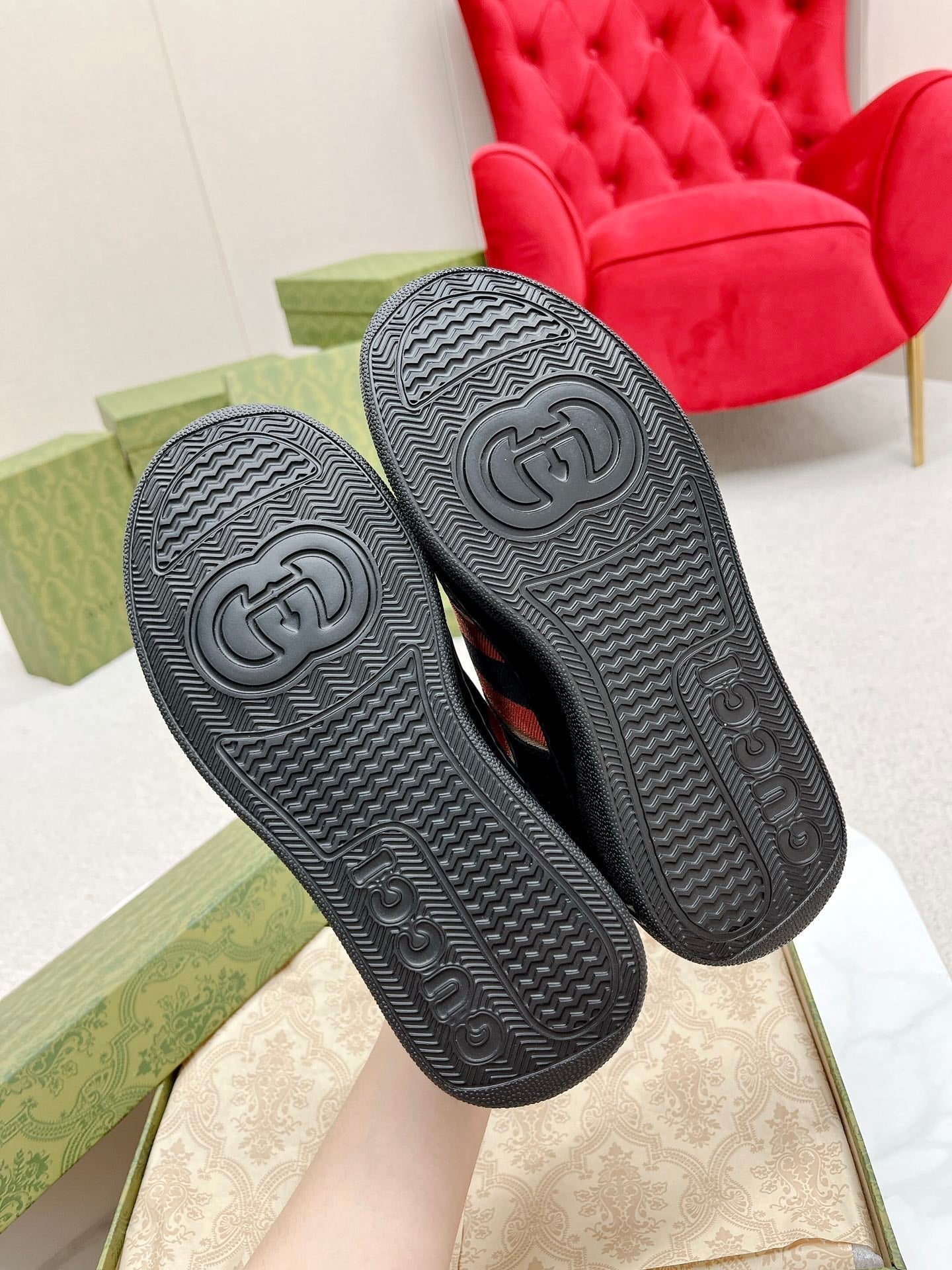 GUCCI TRAINER BLACK AND CREAM CALFSKIN