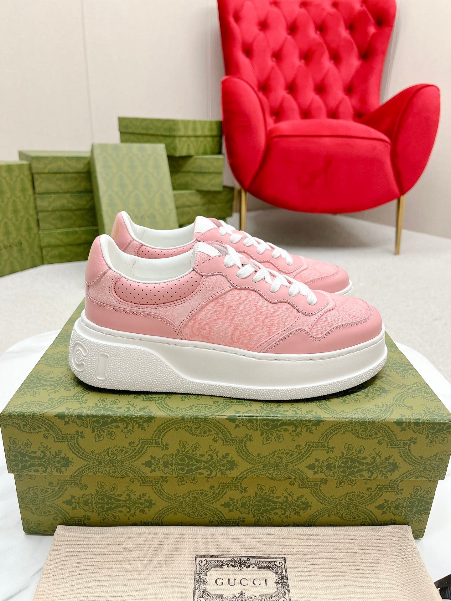 GUCCI TRAINER LIGHT PINK CALFSKIN