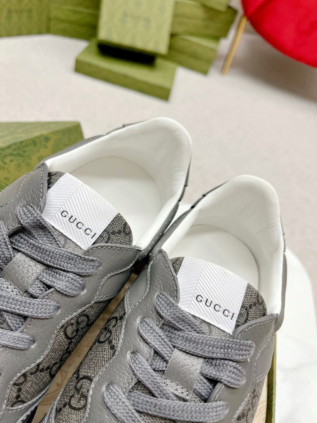 GUCCI TRAINER BRIGHT GRAY CALFSKIN