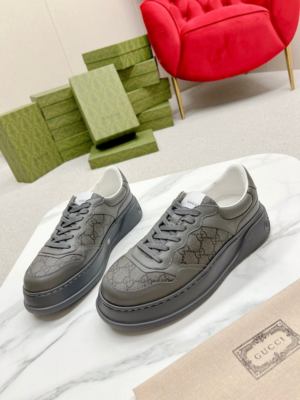 GUCCI TRAINER BRIGHT GRAY CALFSKIN
