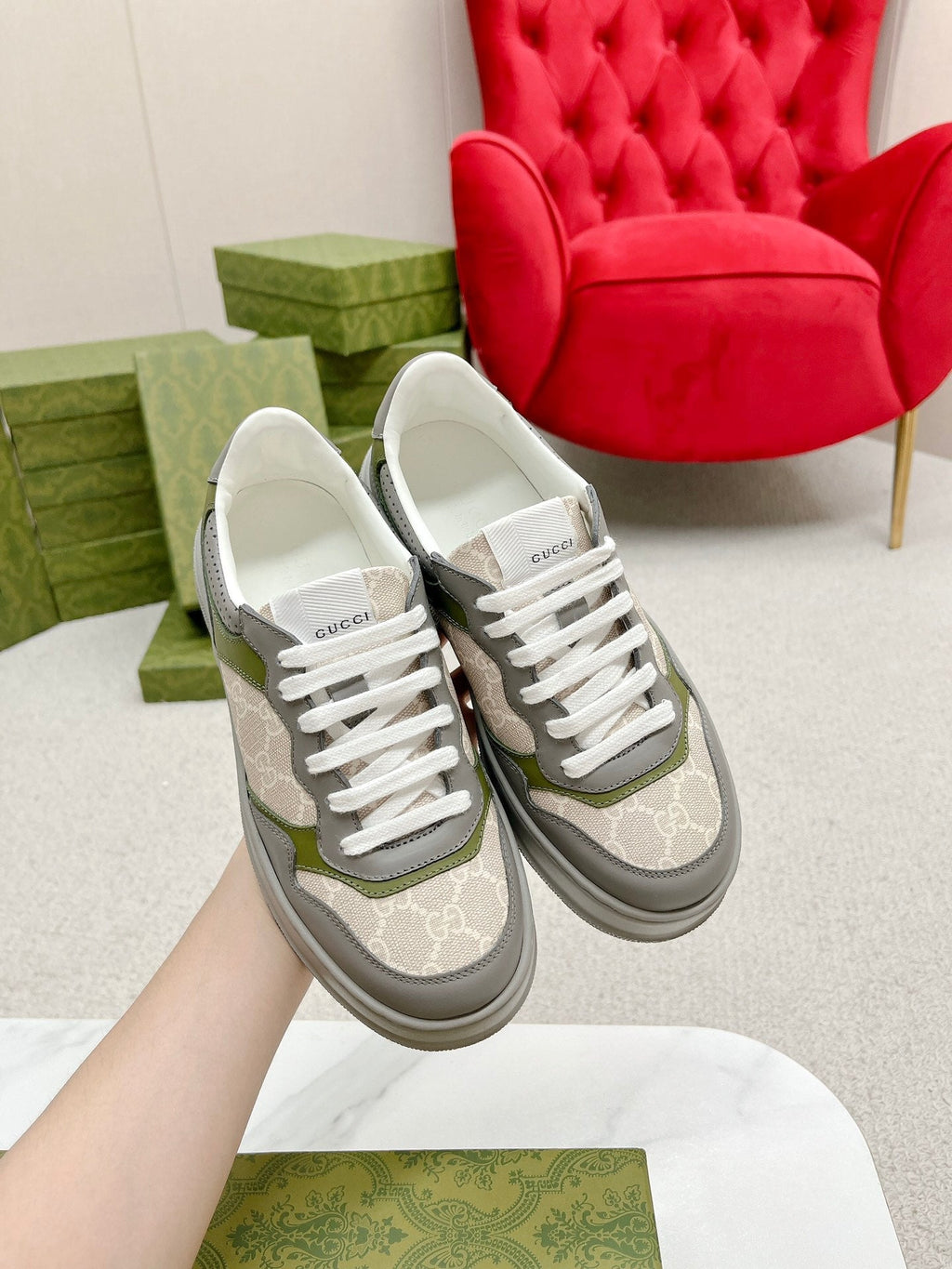 GUCCI TRAINER GRAY AND CREAMY WHITE CALFSKIN