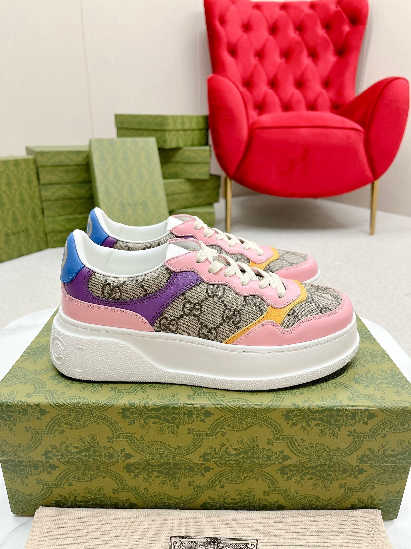 GUCCI TRAINER LIGHT BROWN AND PINK CALFSKIN