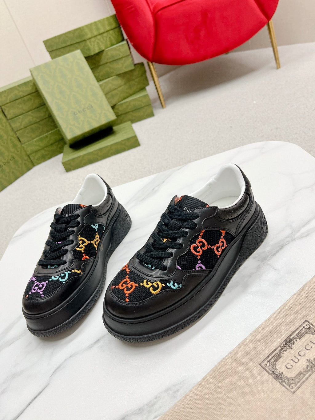 GUCCI TRAINER BLACK CALFSKIN WITH PATTERN