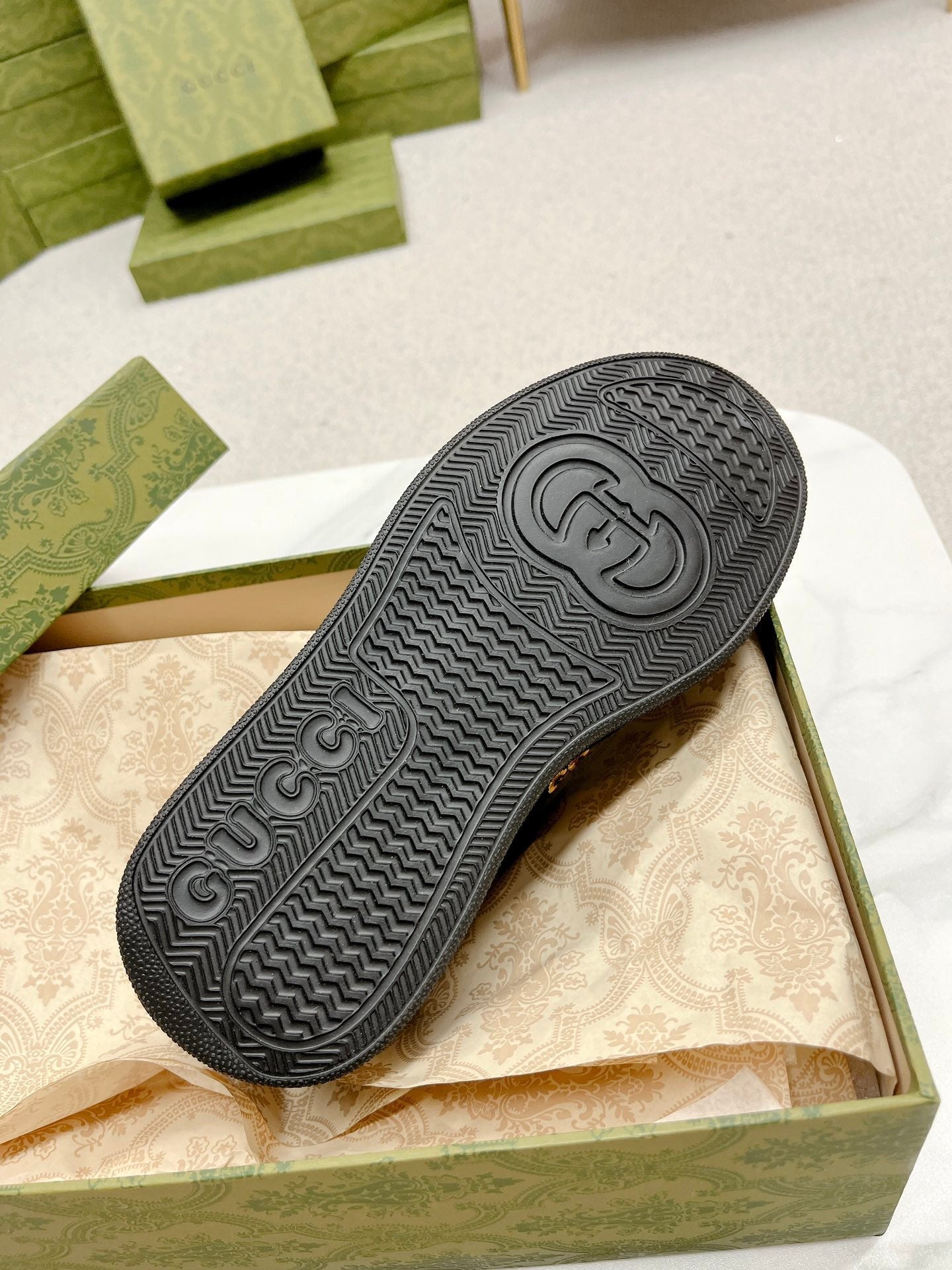 GUCCI TRAINER BLACK CALFSKIN WITH PATTERN