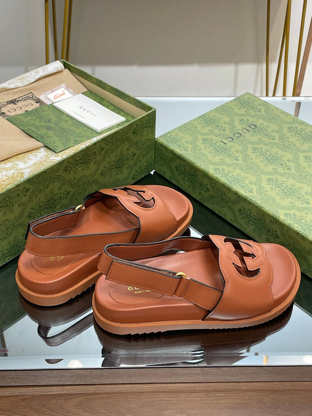 GUCCI INTERLOCKING G CUT OUT SANDAL CARAMEL LAMBSKIN