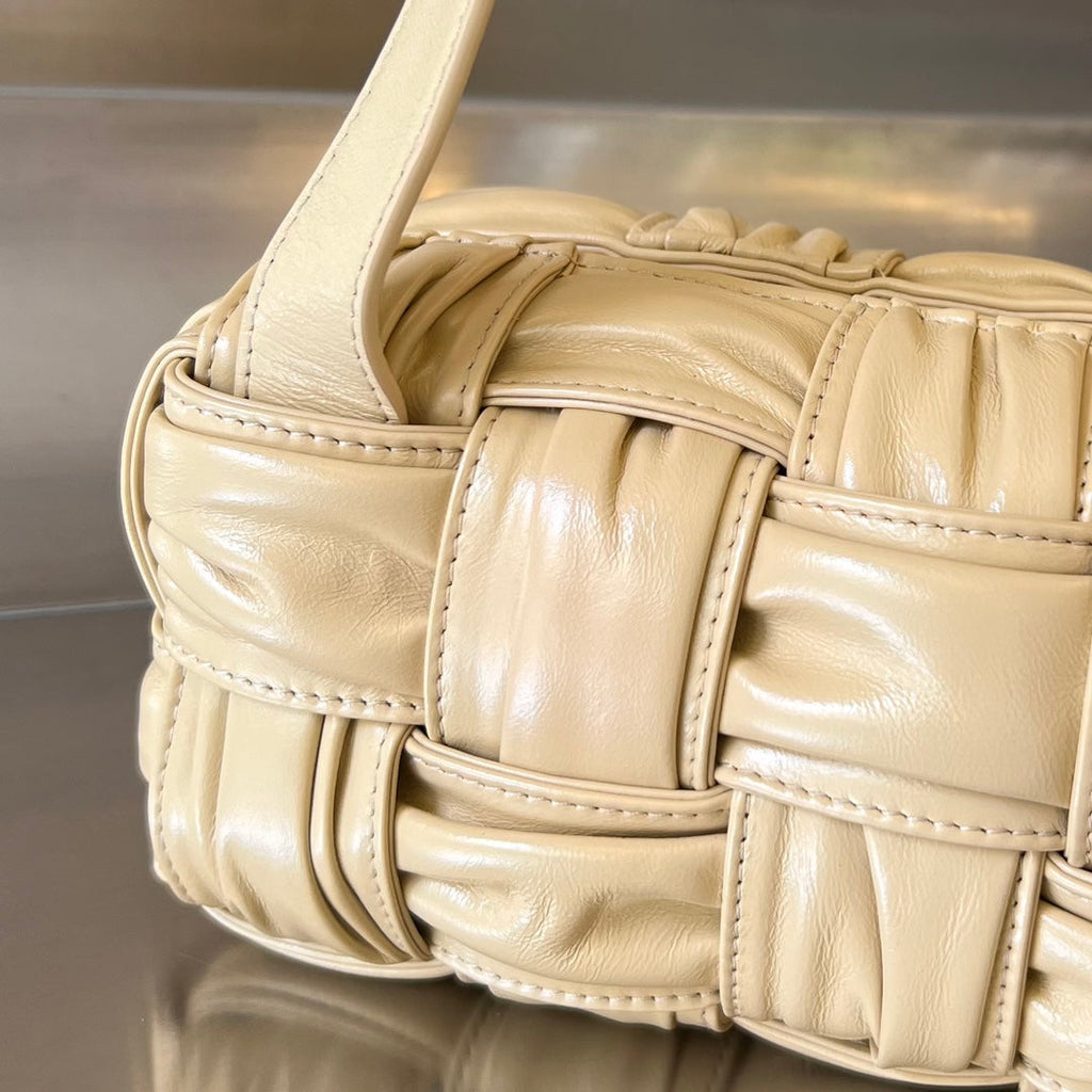 BOTTEGA VENETA SMALL BRICK CASSETTE 23 IN BLOND BEIGE SOFT LAMBSKIN