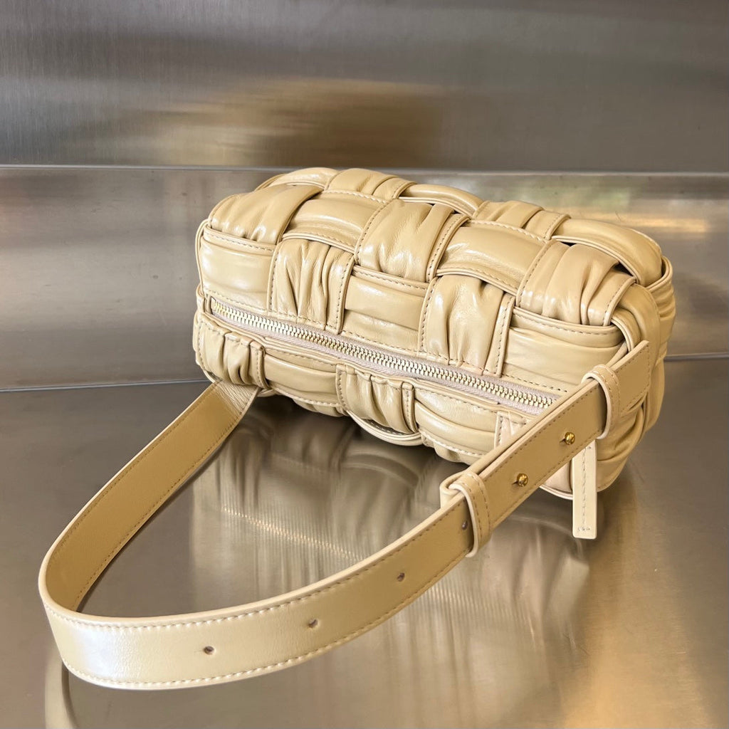 BOTTEGA VENETA SMALL BRICK CASSETTE 23 IN BLOND BEIGE SOFT LAMBSKIN