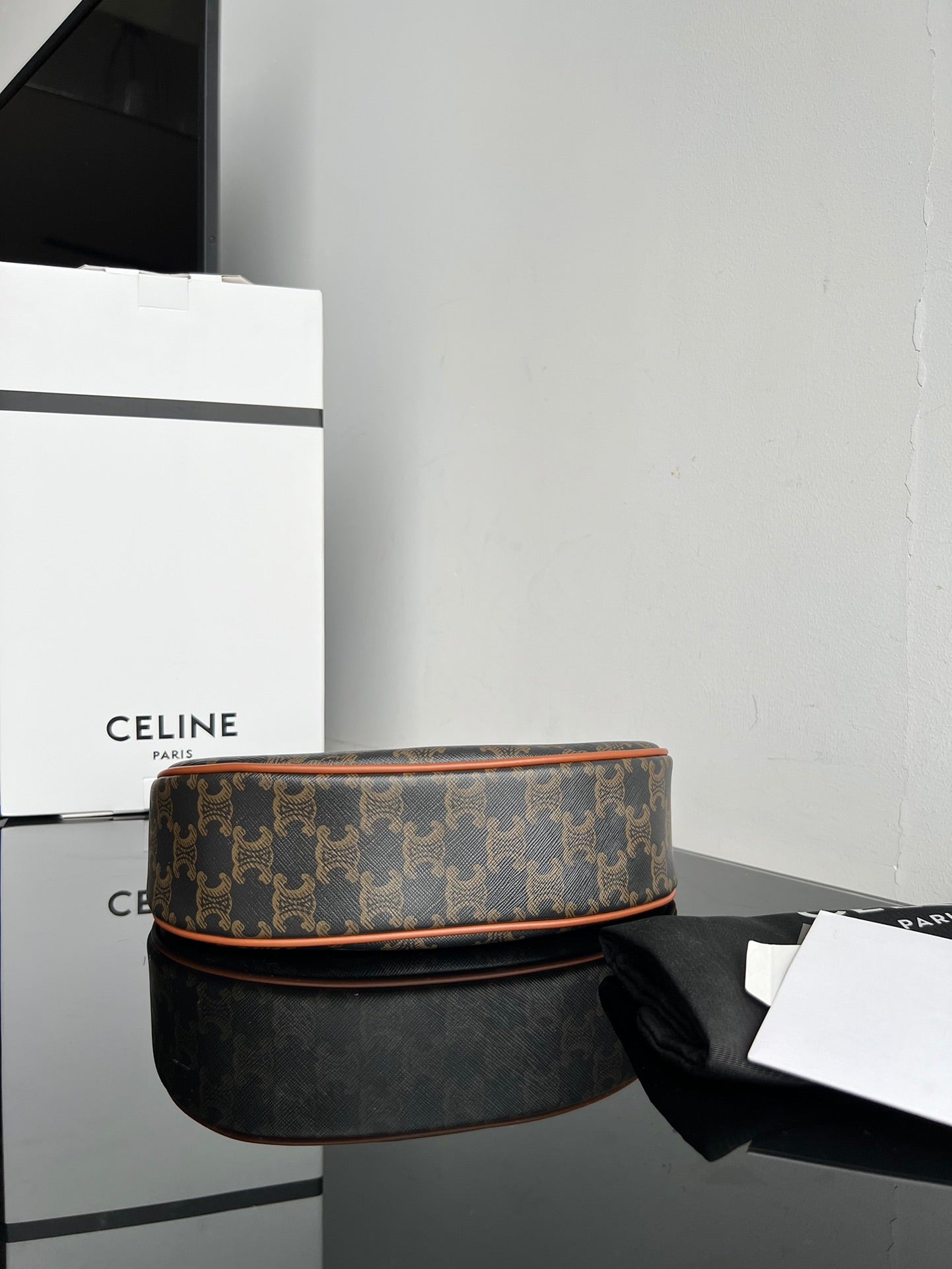 CELINE TRIPHOME 23 COWHIDE TAN CARO