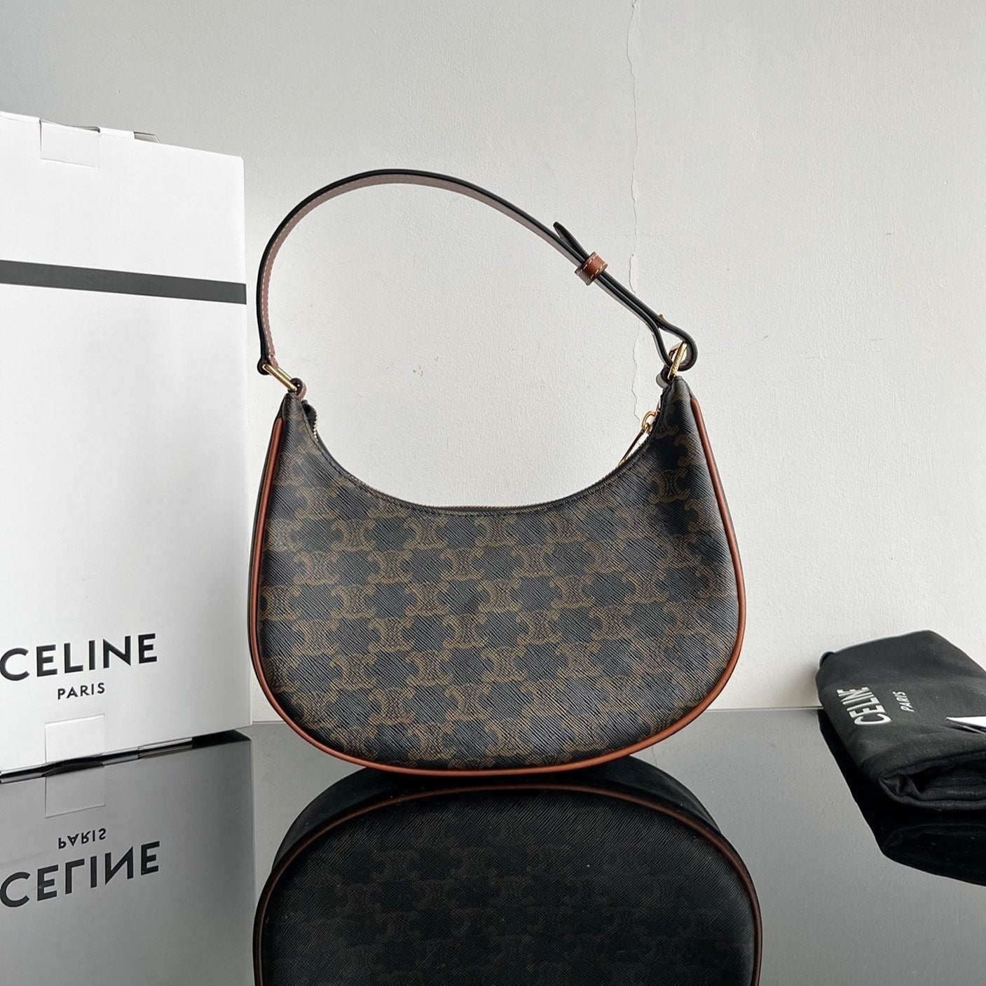 CELINE TRIPHOME 23 COWHIDE TAN CARO