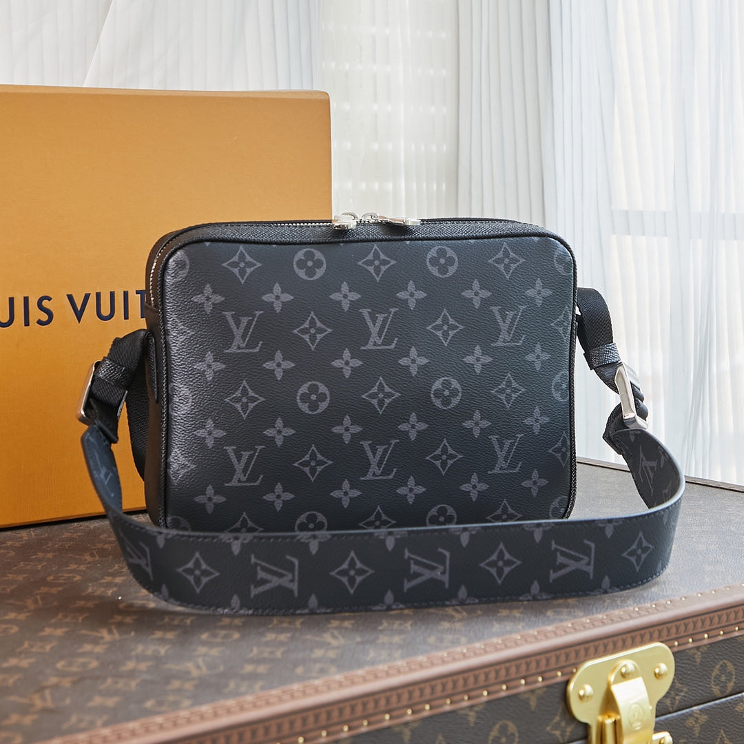 LOUIS VUITTON OUTDOOR MESSENGER 26 IN BLACK TAIGA LEATHER MIX MONOGRAM ECLIPSE CANVAS