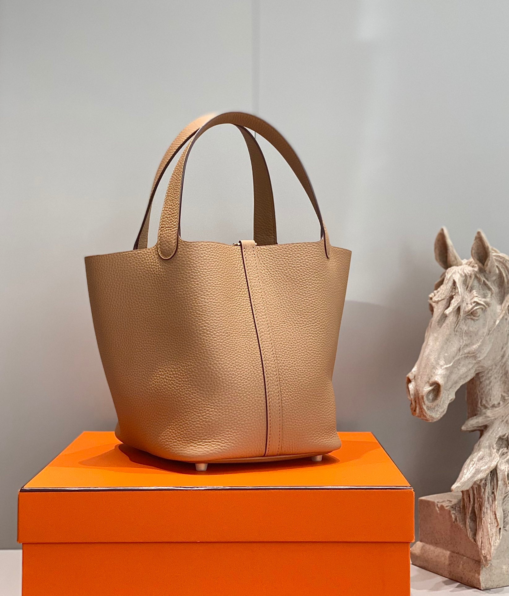 HERMES picotin lock 22 beige togo ghw