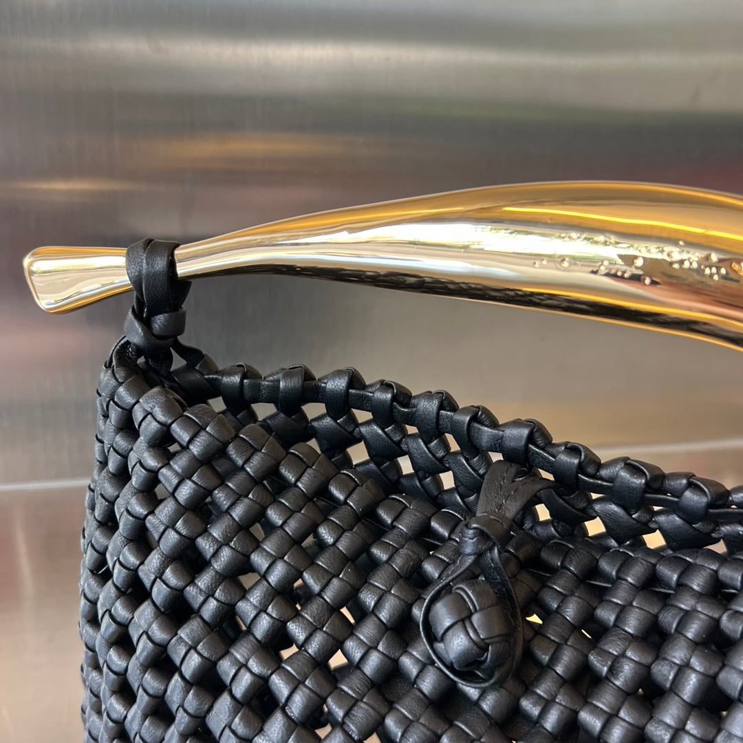BOTTEGA VENETA SARDINE 29 BAG IN BLACK LAMBSKIN