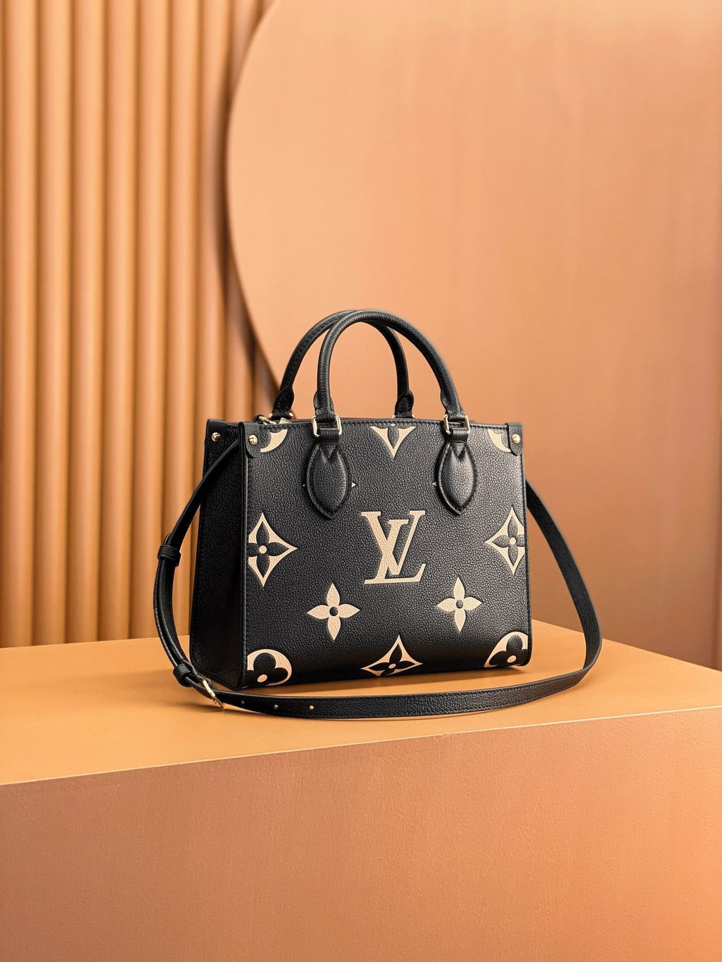 LOUIS VUITTON ONTHEGO TOTE 25 IN BLACK AND CREAM MONOGRAM EMPREINTE