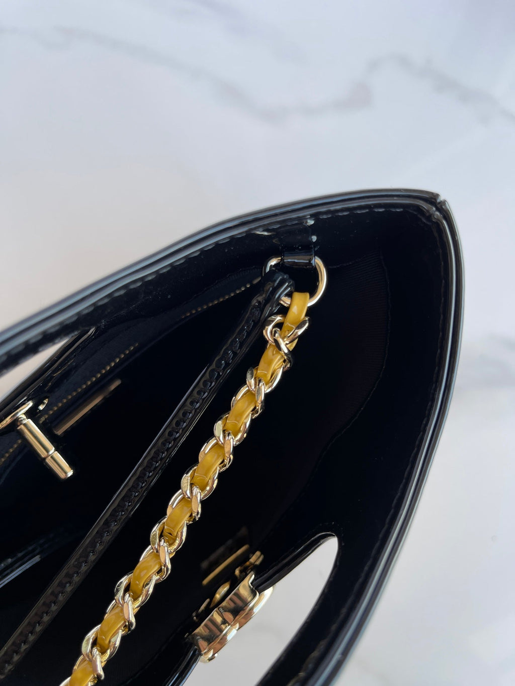 CHANEL MINI 23 SHOPPING BAG IN GLOSSY BLACK MIX MUSTARD YELLOW CALFSKIN