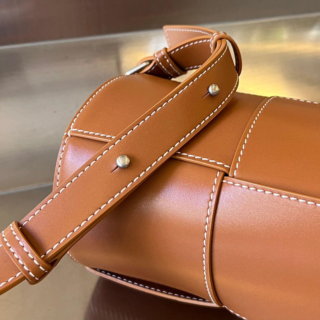 BOTTEGA VENETA CYLINDER CASSETTE 30 IN BRONZE BROWN CALFSKIN