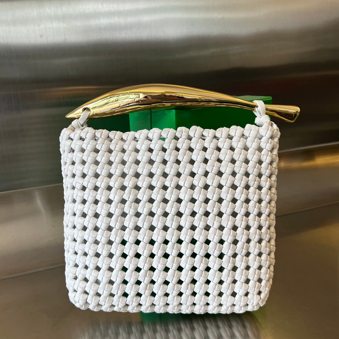 BOTTEGA VENETA SARDINE 29 BAG IN WHITE LAMBSKIN