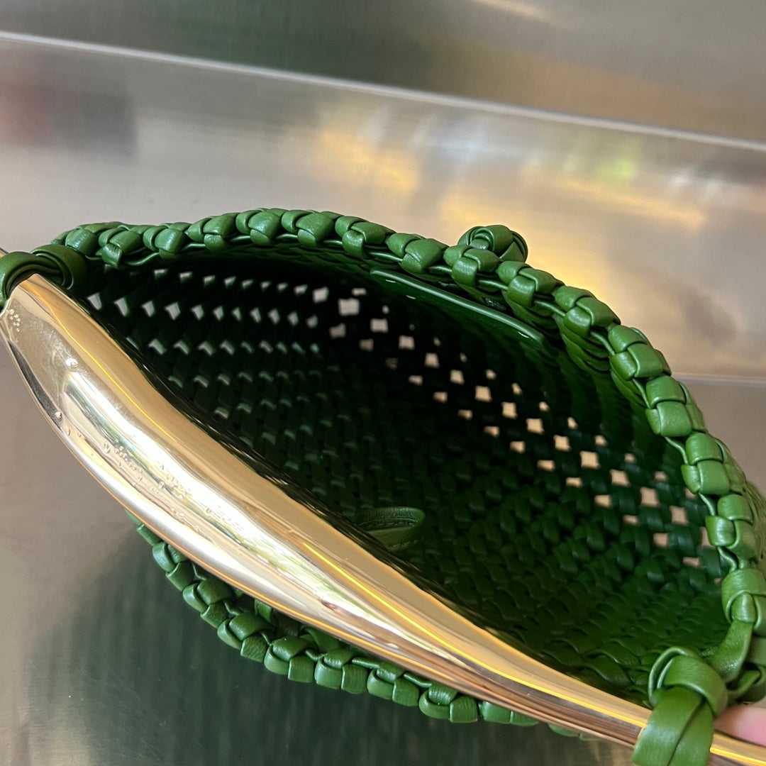 BOTTEGA VENETA SARDINE 29 BAG IN GREEN LAMBSKIN