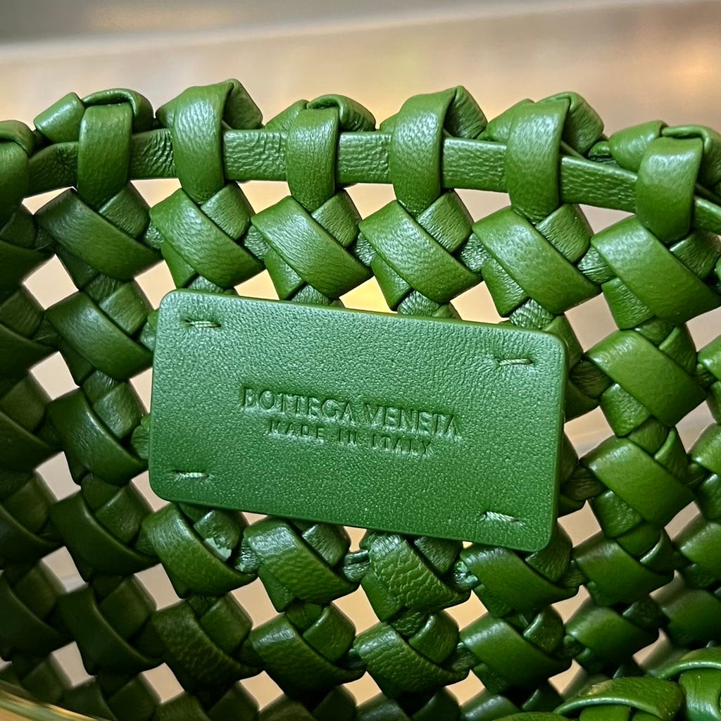 BOTTEGA VENETA SARDINE 29 BAG IN GREEN LAMBSKIN