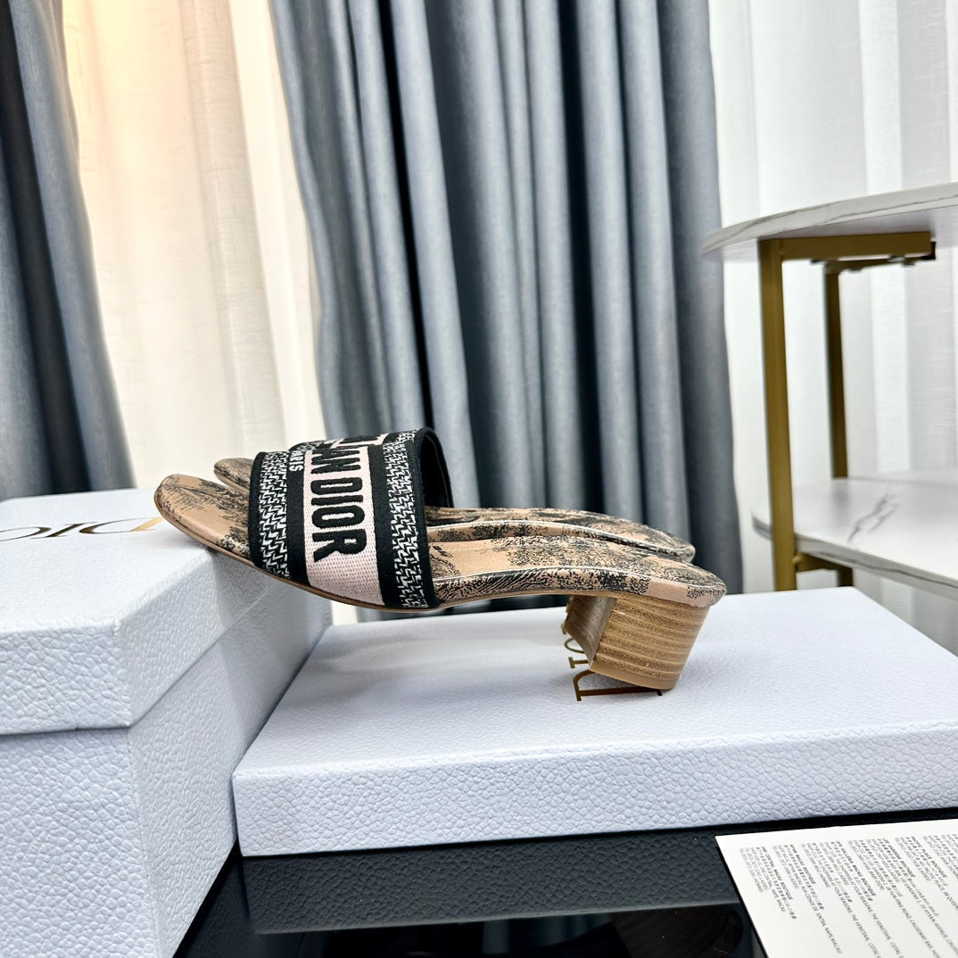 DIOR CD Mule Dway Heeled Slide 45mm Style 48
