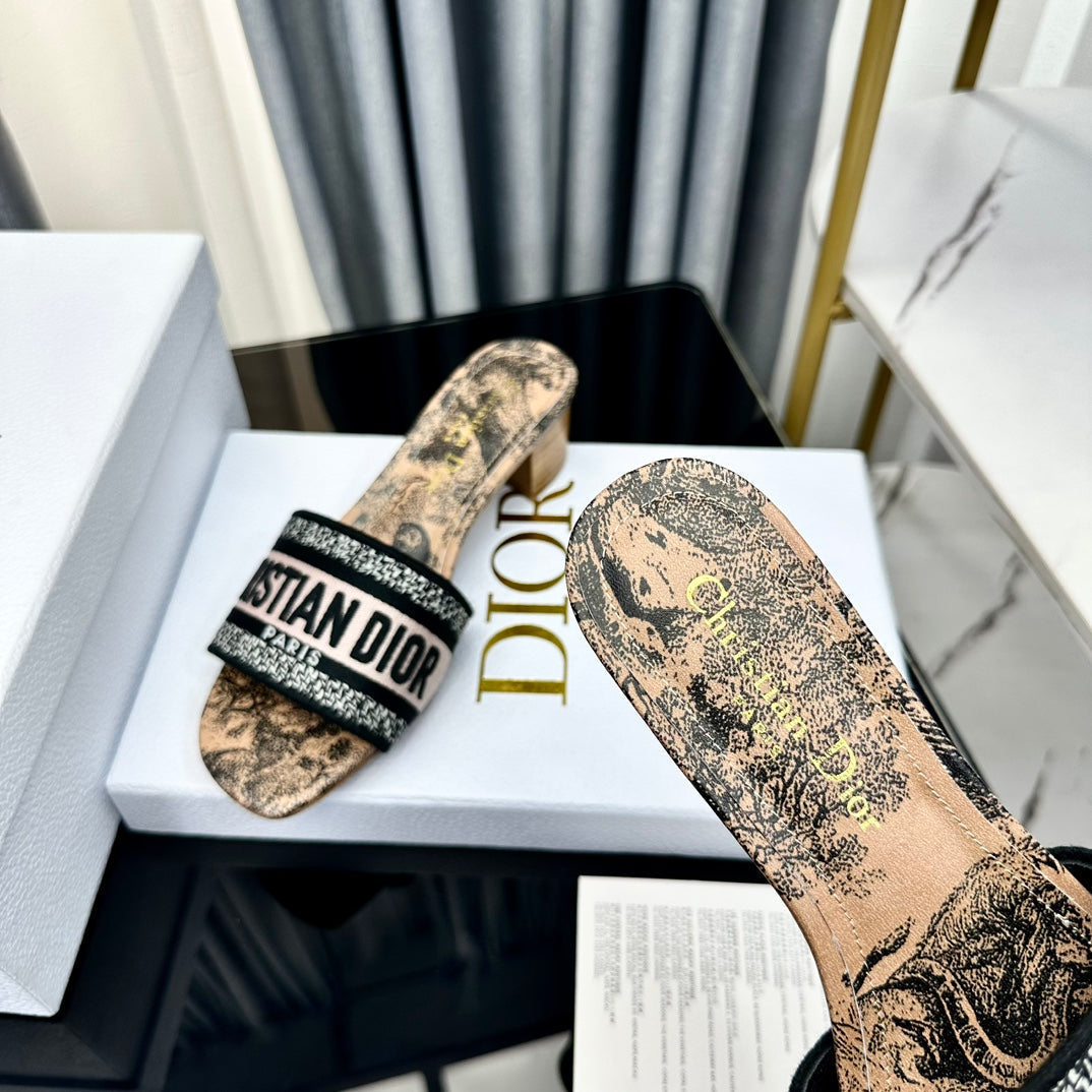 DIOR CD Mule Dway Heeled Slide 45mm Style 48