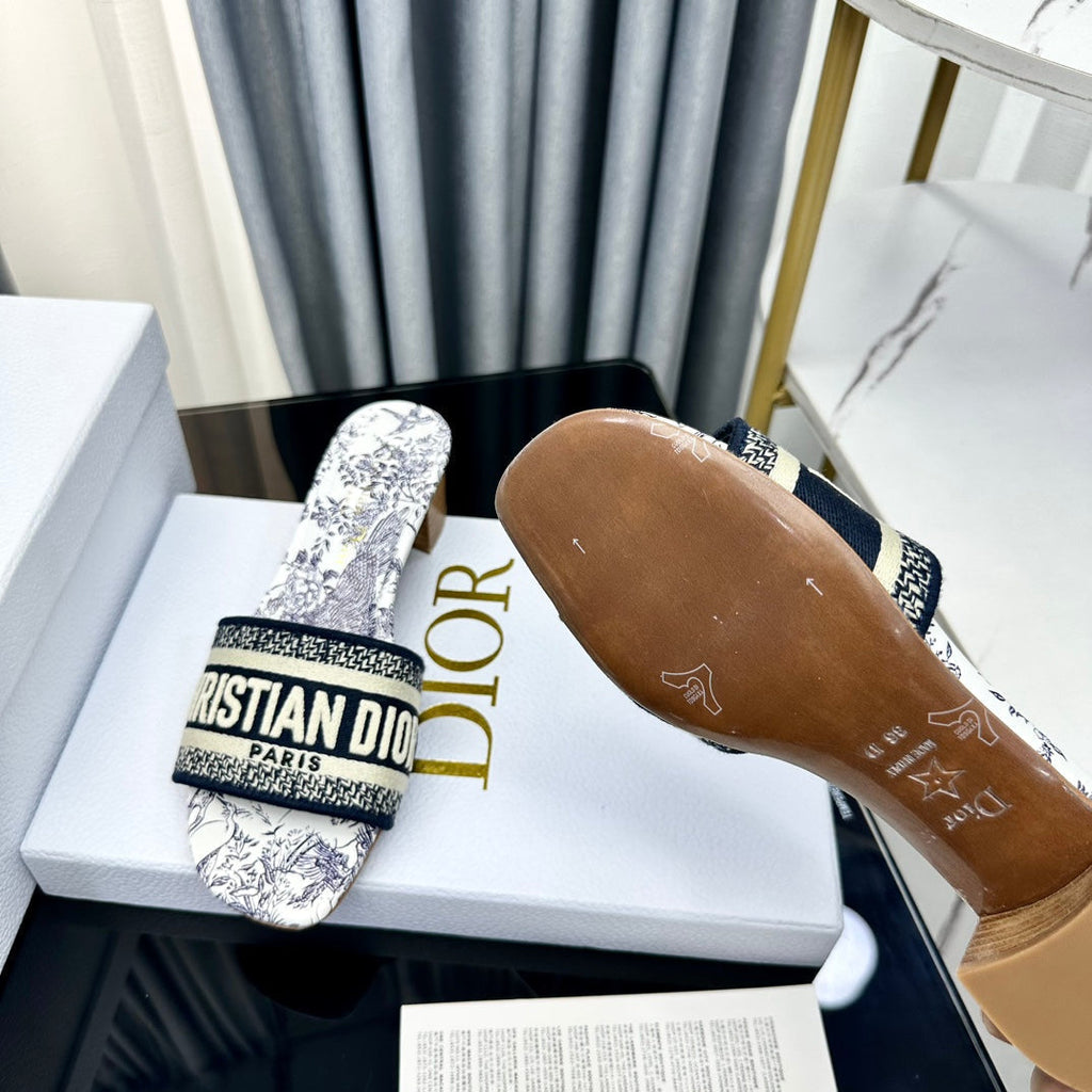 DIOR CD Mule Dway Heeled Slide 45mm Style 64