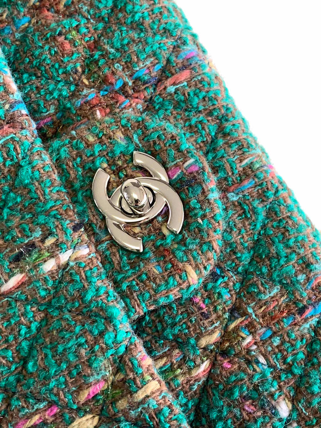 CHANEL MEDIUM 25 CLASSIC BAG IN GREEN FOREST WOOL TWEED