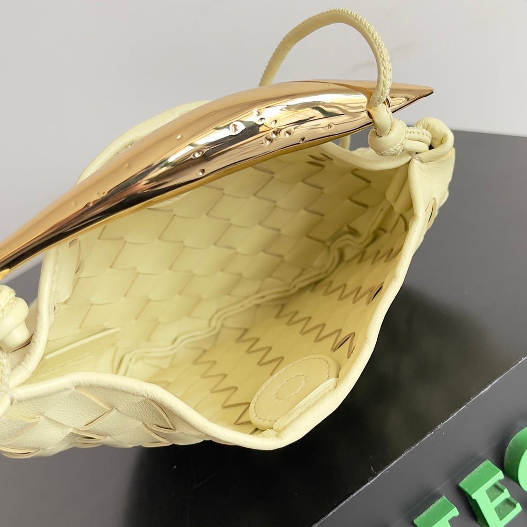 BOTTEGA VENETA SARDINE 20 WITH CHAIN IN YELLOW CREAM LAMBSKIN