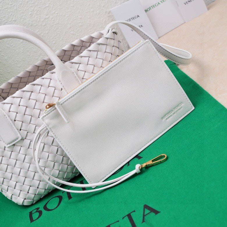 BOTTEGA VENETA Mini Cabat 20cm White Lambskin Ghw