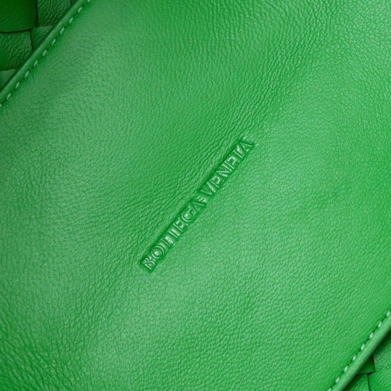BOTTEGA VENETA Mini Cabat 20cm Dark Green Lambskin Ghw