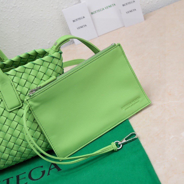 BOTTEGA VENETA Mini Cabat 20cm Green Lambskin Ghw