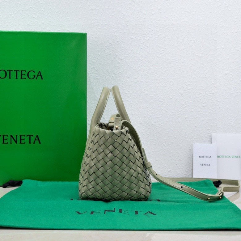 BOTTEGA VENETA Mini Cabat 20cm Light Green Lambskin Ghw